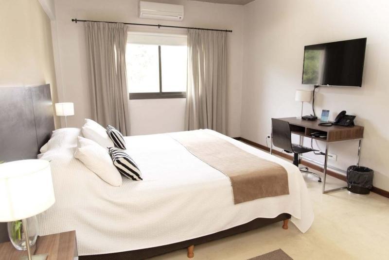 Hotel Casa Campus Pilar 3*