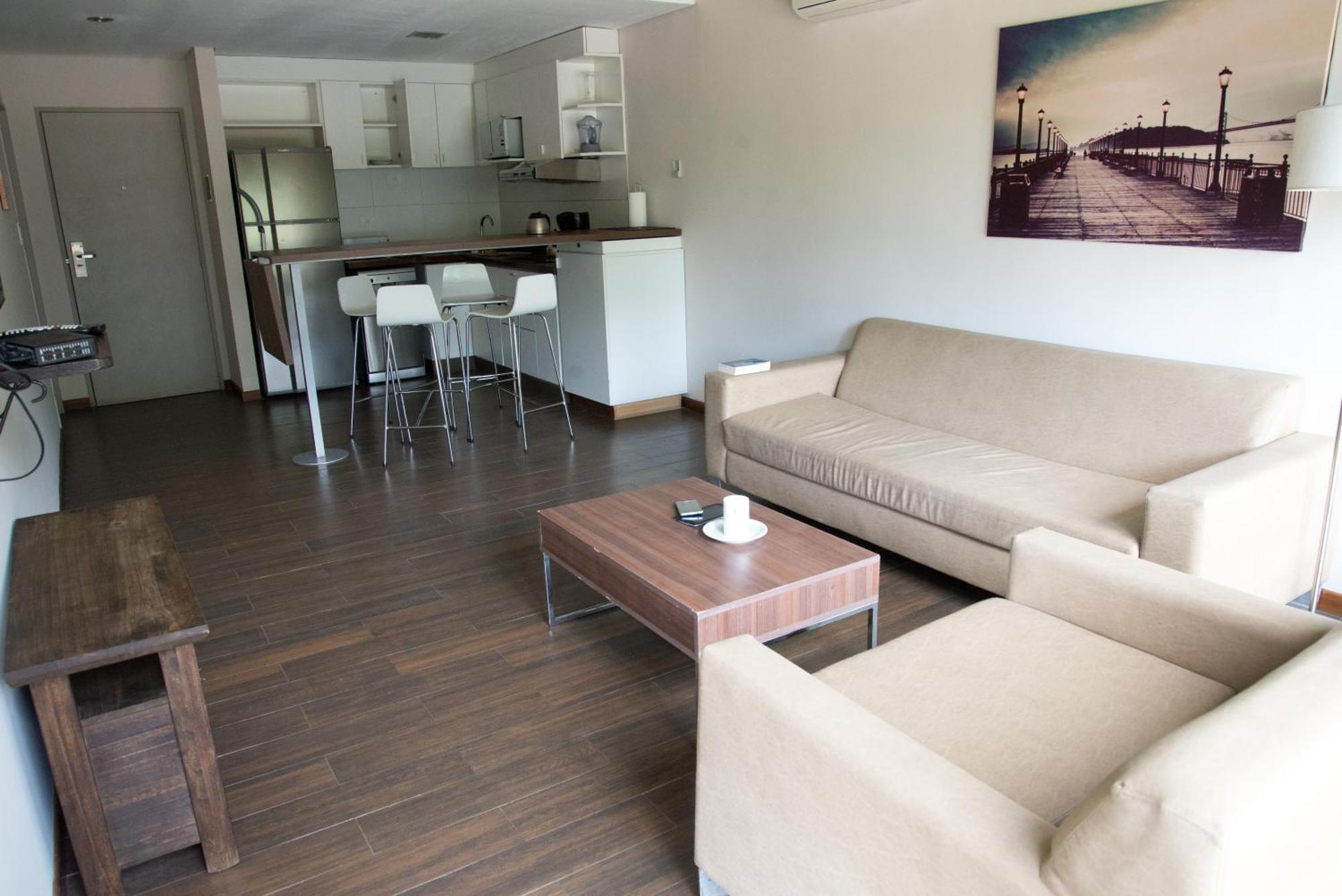 Casa Campus Pilar 3*